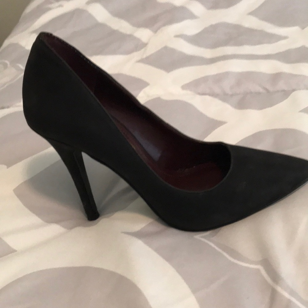SIZE 4 BCBGeneration black heels!